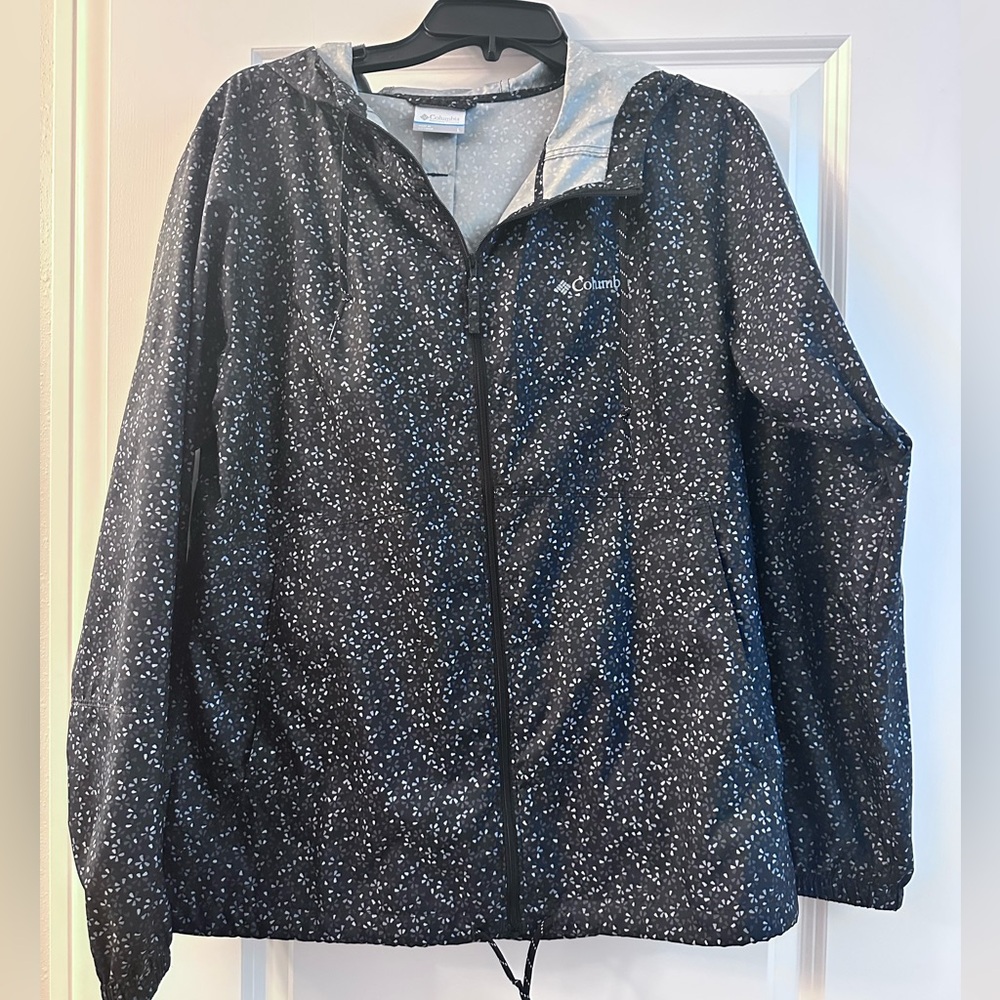 Columbia Black with design Windbreakers Large EUC